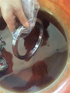 gasket with rust preventing oil